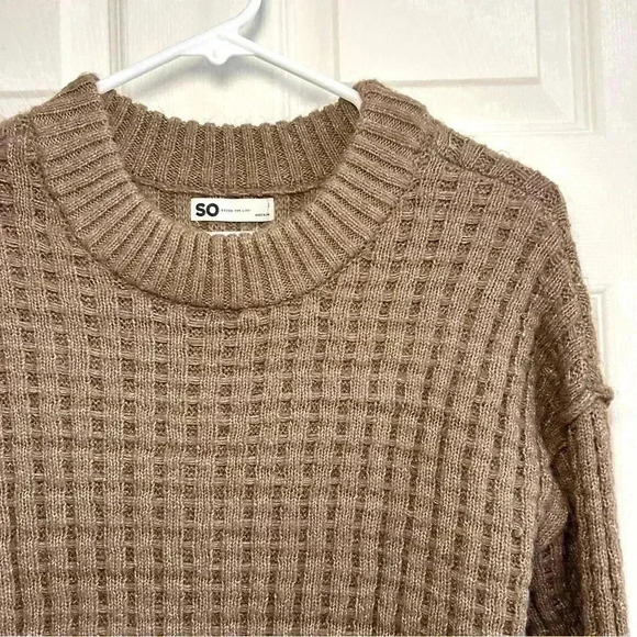 SO Juniors Women Sweater Sz S Light Brown Mock Neck Pull On Chunky Sweater - Picture 3 of 11